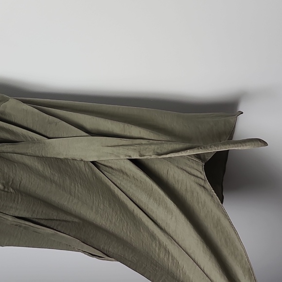 CABI Cinch Blouse Olive Green Sleeveless Tie Front Blouse Size Small - Picture 13 of 15